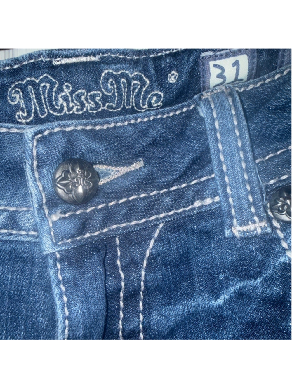 Miss Me Blue Ankle & Cropped Jeans Size 31 with Silver Embellishments - Picture 3 of 3